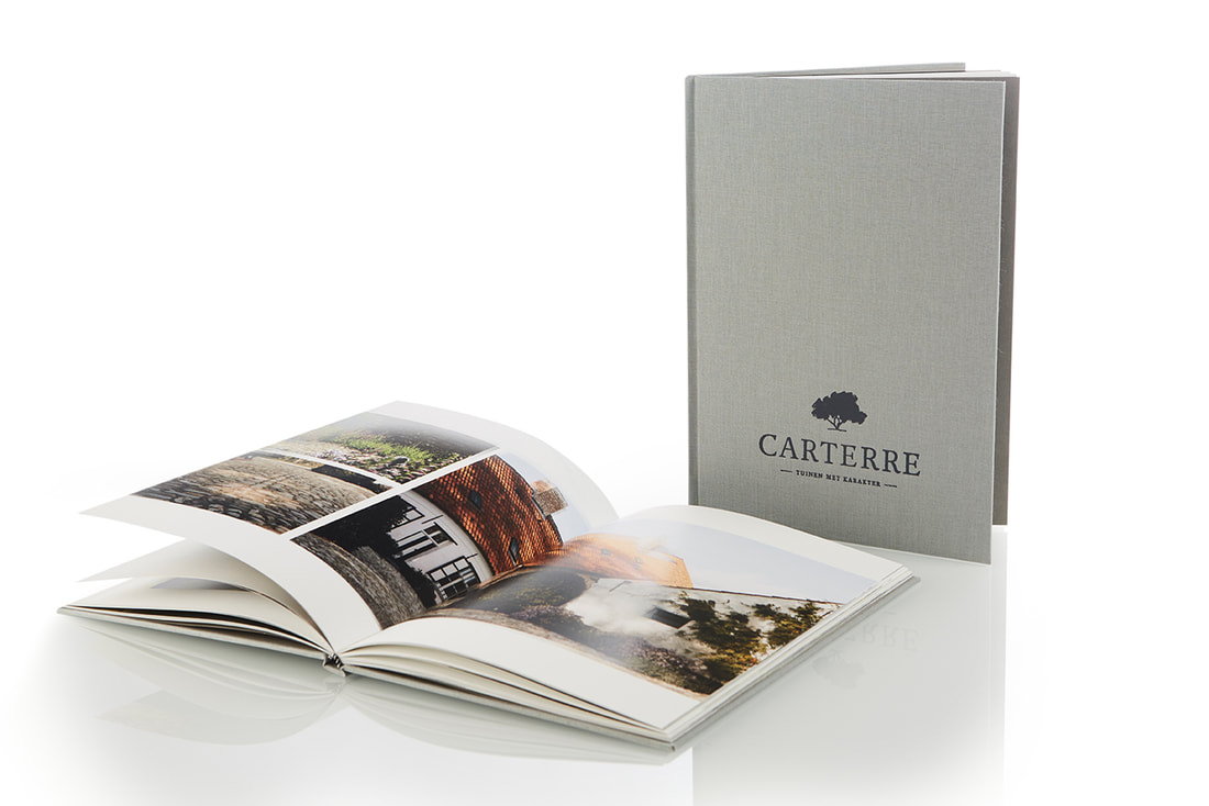 Koffietafelboek, linnen hardcover met logo in foliedruk